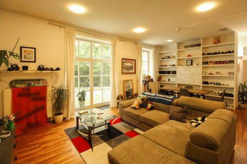 Wohnzimmer - 2 Zimmer Etagenwohnung zum Kaufen in Amberg