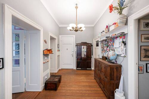 Flur - 5 Zimmer Etagenwohnung zum Kaufen in Berlin