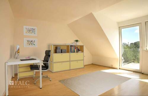 DG Arbeitszimmer virtuell gestaged - 
