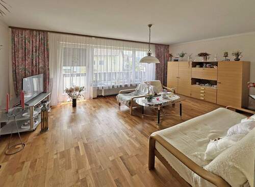 Wohnzimmer OG - 6 Zimmer Mehrfamilienhaus, Wohnhaus in Kolbermoor