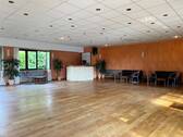 Tanzraum mit Tresen - 