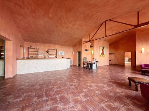 Bar - Sanierte Location ideal für Tanzschulen, Büros, Arztpraxen u.v.m.! inkl. Parkplätzen!