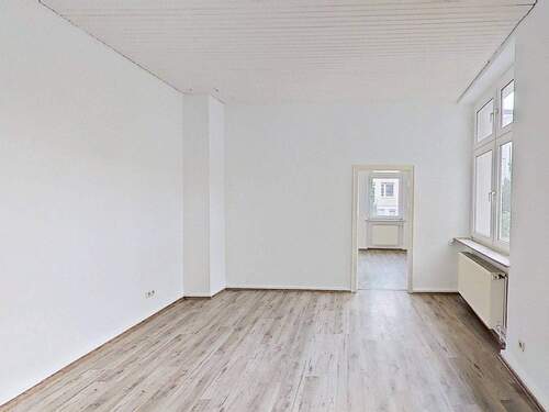 Ansicht I: Wohnzimmer - Sanierte 2-Zimmer-Wohnung mit Wannenbad