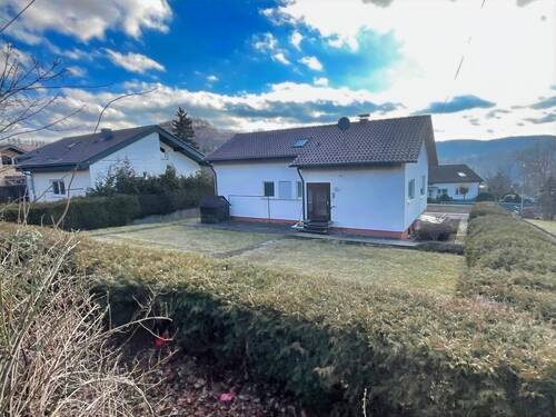 Rückansicht - 8 Zimmer Einfamilienhaus in Albstadt