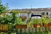 Hausansicht West v. Nachbar - 