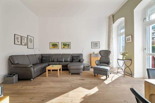 Wohn- und Essbereich - 4 Zimmer Etagenwohnung zum Kaufen in Berlin
