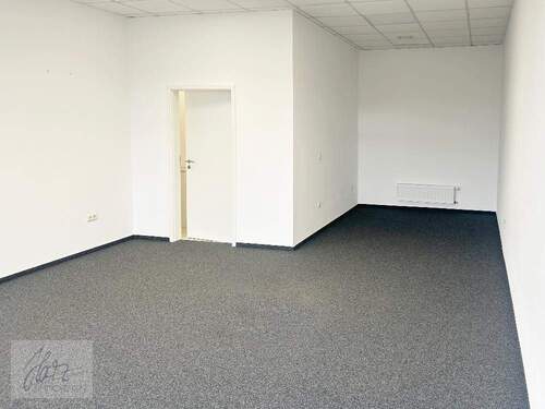 Geschäftsfläche mit Blick Richtung Küchenbereich - Einfamilienhaus in Nünchritz