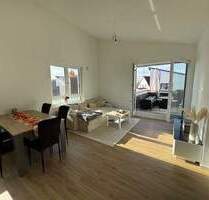 Urbanes Wohnen für Zwei: Moderne 2,5-Zimmer-Wohnung mit großer Terrasse - Nürnberg Rehhof