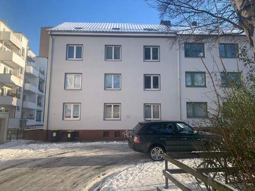 Hausansicht - HOTSPOT Jungen Wohnens & Arbeitens: Linden-Mitte, vermietetes 8 Familienhaus zzgl. Büro-Nebengebäude