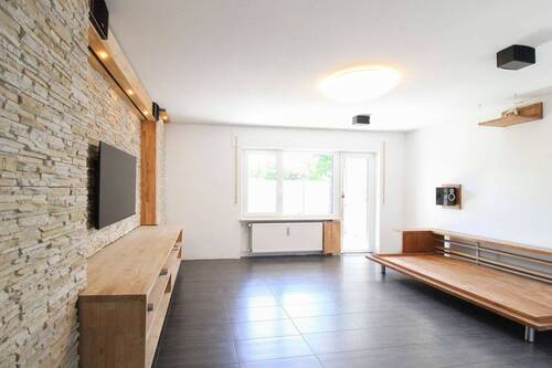 Wohnzimmer - 3 Zimmer Etagenwohnung zum Kaufen in Niedernhausen