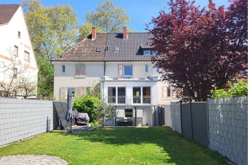 Hausansicht hinten - Einziehen und Wohlfühlen - saniertes Einfamilienhaus mit schönem Sonnengarten