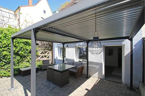 Blick auf die Terrasse - 