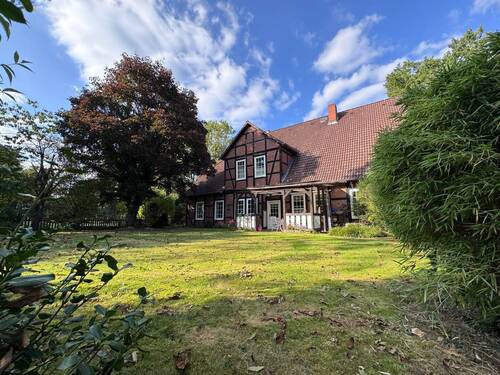 Bild 1 - Idylle pur: Landhaus mit eigenem See auf traumhaftem Naturgrundstück