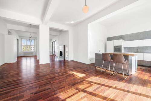Wohn- & Essbereich - 3 Zimmer Etagenwohnung zum Kaufen in Berlin