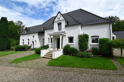 Außenansicht Haupthaus - 1 Zimmer Einfamilienhaus in Essen