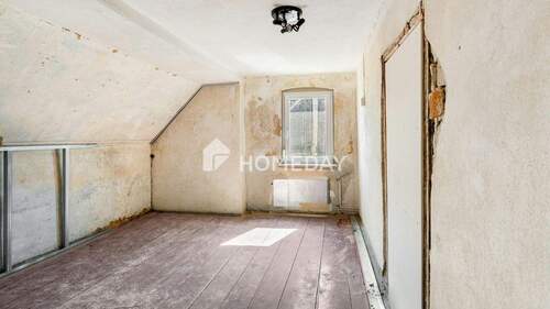 1. OG Schlafzimmer 1 - 