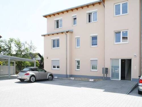 ...Carport direkt am Haus... - Terrassenwohnung mit 54,00 m&sup2; in Forchheim zur Miete