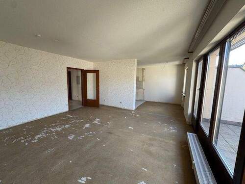 Wohn- und Essbereich - Etagenwohnung mit 88,90 m&sup2; in Zirndorf zum Kaufen