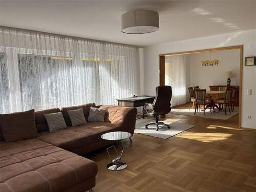 Wohnzimmer mit Essbereich - 4 Zimmer Etagenwohnung zum Kaufen in Bad Wildbad im Schwarzwald