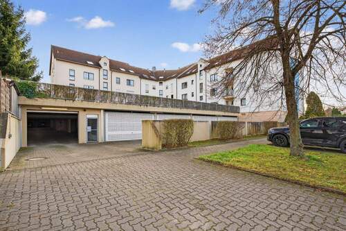 Tiefgarageneinfahrt - 