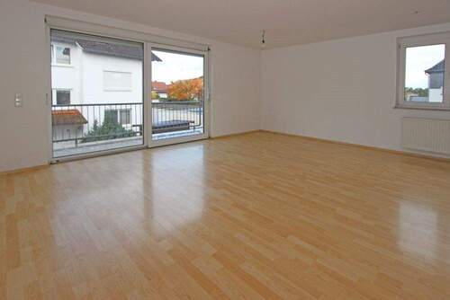 Wohnzimmer - 3 Zimmer Etagenwohnung zur Miete in Bickenbach