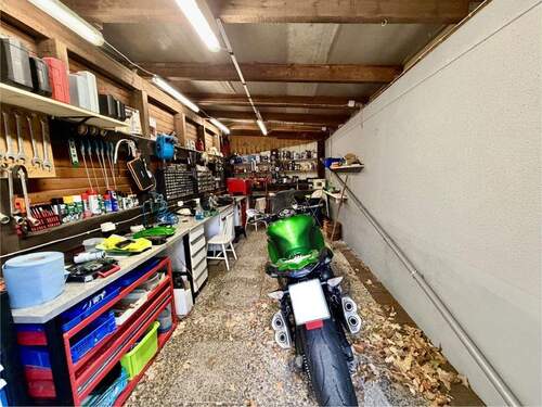 Garage - 