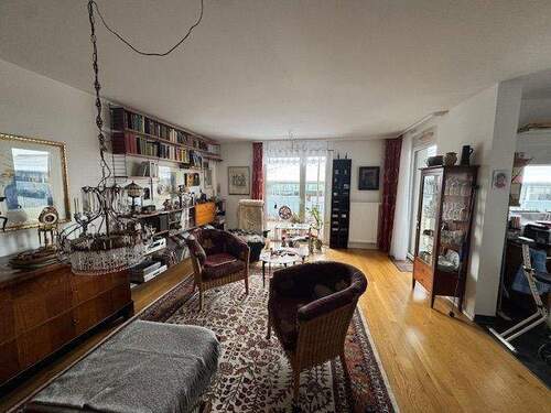 Wohn- und Essbereich - 3 Zimmer mitten im Röthelheimpark