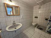 Wohnung 1 EG Bad - 