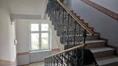 Treppenhaus - Etagenwohnung mit 93,80 m&sup2; in Dresden zum Kaufen