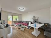 Wohn-/ Esszimmer - 