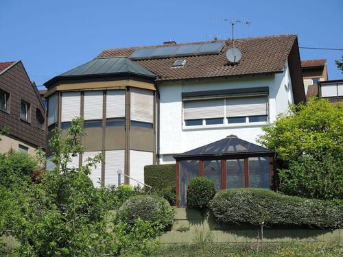 Ansicht mit Wintergarten - 8 Zimmer Einfamilienhaus in Remshalden