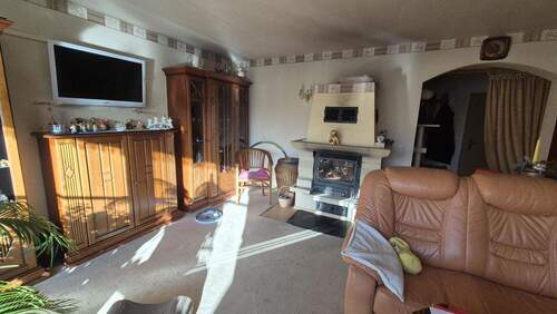 EG-Wohnzimmer Blick auf Kamin - 