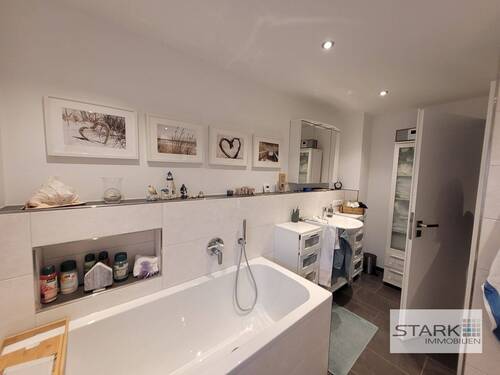 Bad Wanne (bearbeitet).jpg - 