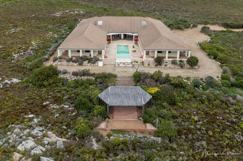Ansicht von hinten - 8 Zimmer Mehrfamilienhaus, Wohnhaus in Pringle Bay