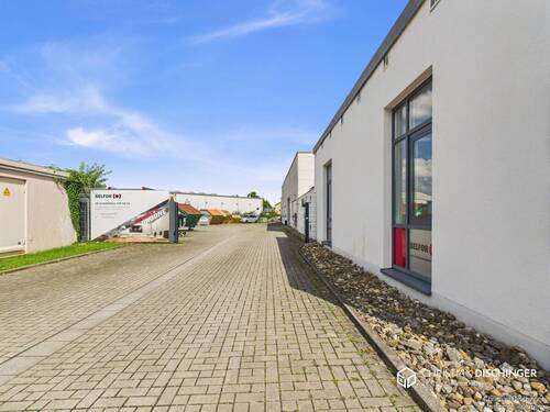 Zufahrt zu Freiflächen - 