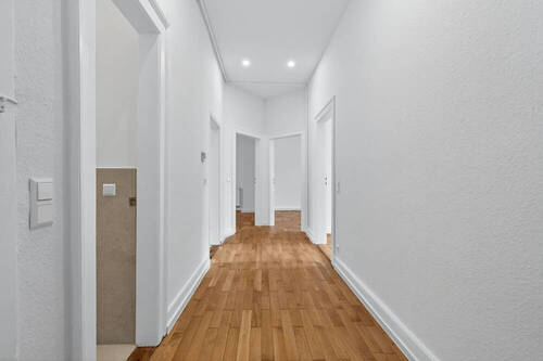 Einblick Diele - 4 Zimmer Etagenwohnung zum Kaufen in Karlsruhe / Südweststadt