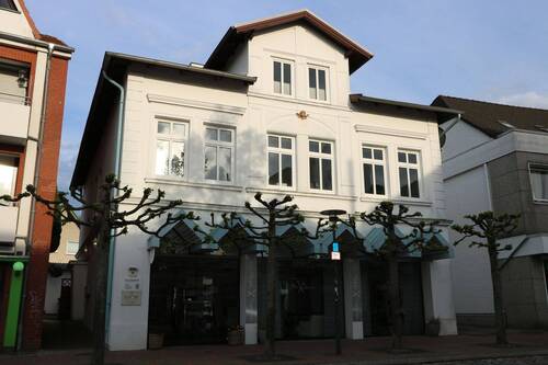 Hausansicht - Attraktives Wohn- und Geschäftshaus in bester Innenstadtlage von Bad Schwartau!