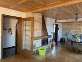 Wohn-Essbereich mit offenem Kamin - 