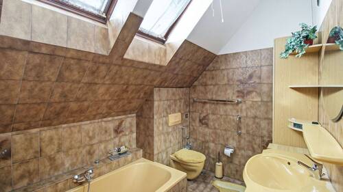 Wannenbadezimmer DG - 
