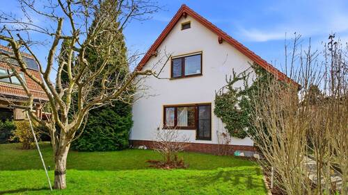 Einfamilienhaus - Großzügiges Einfamilienhaus mit weitläufigem Garten und viel Potenzial!
