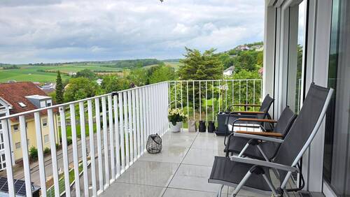 Balkon - Etagenwohnung mit 108,30 m&sup2; in Sinsheim zur Miete