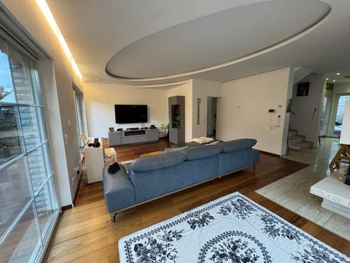 Wohnzimmer - 6 Zimmer Einfamilienhaus in Düsseldorf