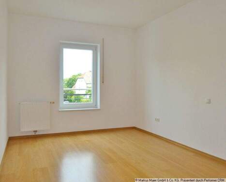 Schlafzimmer - 2 Zimmer Etagenwohnung zum Kaufen in Dorfen