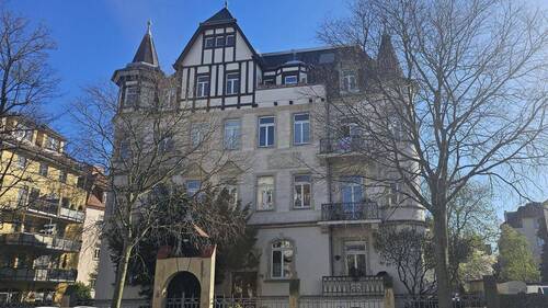 Hausansicht - Zugangsbereich - Wohnung mit 2 Balkonen in Striesen