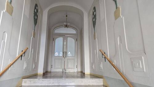 Treppenhaus - Etagenwohnung mit 121,30 m&sup2; in Dresden zum Kaufen