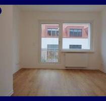 Einziehen und Wohlfühlen! 3 Zimmer + Balkon, Einbauküche, modernes Tageslichtbad - Wedel