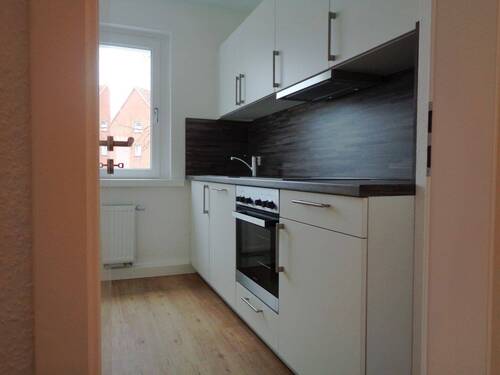 Küche mit EBK (vergl.bar) - 3 Zimmer Etagenwohnung in Wedel