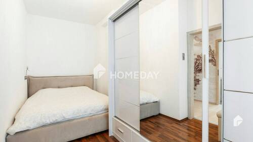 1. OG Schlafzimmer 1 - 