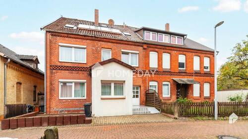 Außenansicht 3 - Charmante DHH mit zwei Wohneinheiten, Garten, Garage und großzügiger Wohnfläche!