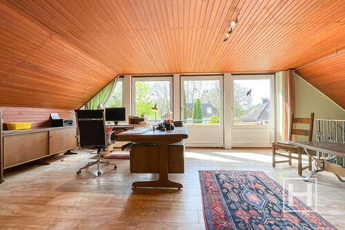Großes Arbeitszimmer mit Balkon - Einfamilienhaus mit 249,00 m² in Tangstedt / Rade zum Kaufen